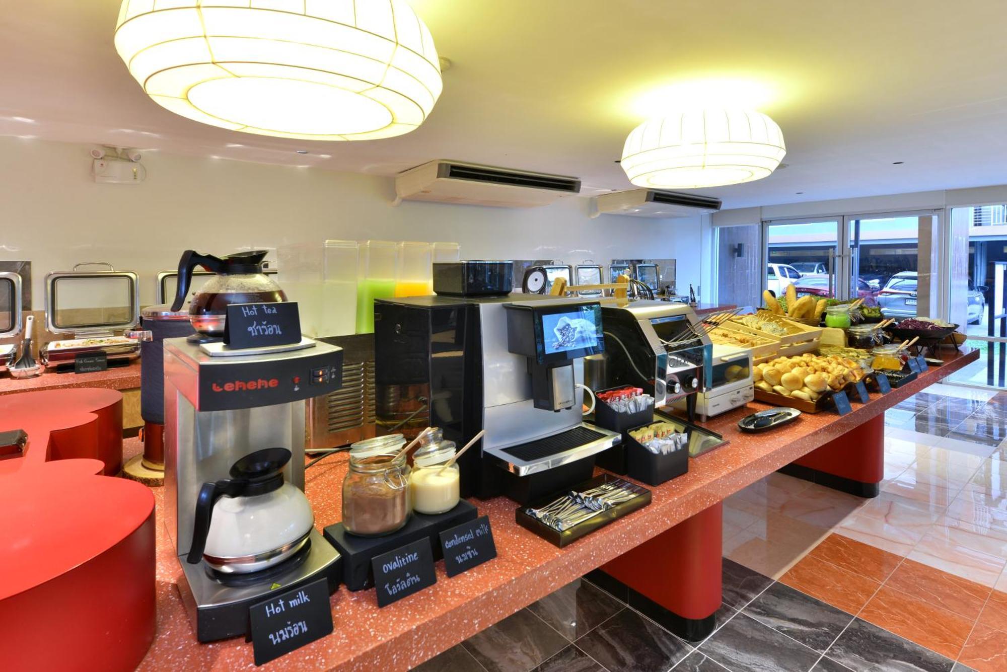 The Grass Serviced Suites Pattaya Esterno foto